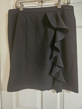Adrienne Vittadini Black Mini Skirt with Ruffle Front